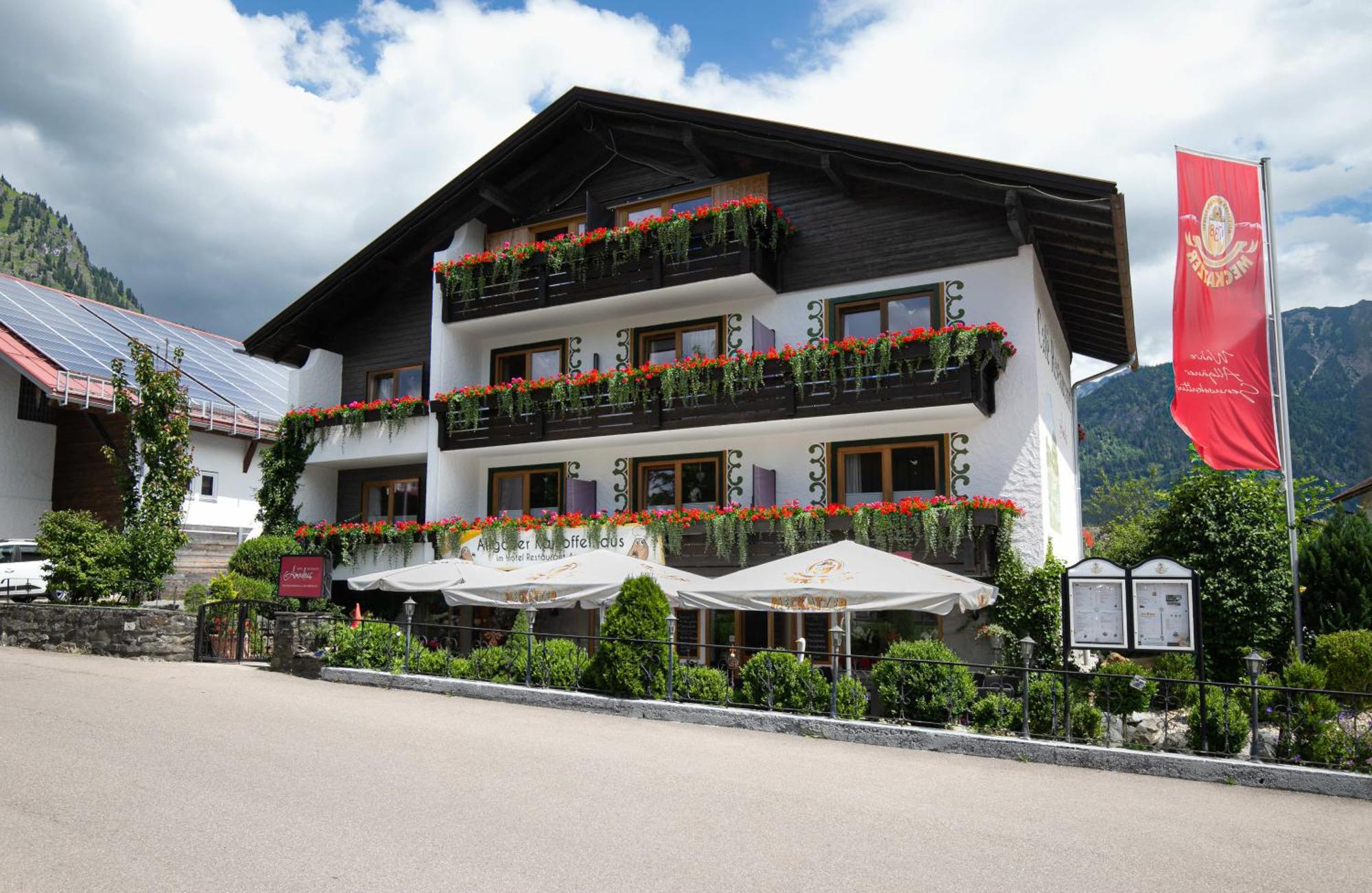Hotel Restaurant Amadeus - Inclusive Skipass Und Vieles Mehr Bad Hindelang Exteriér fotografie