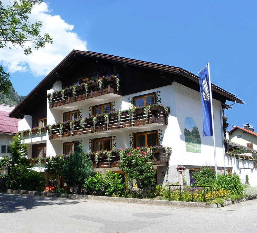 Hotel Restaurant Amadeus - Inclusive Skipass Und Vieles Mehr Bad Hindelang Exteriér fotografie